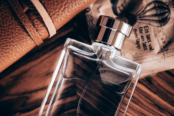 عطر مردانه تلخ و ملایم